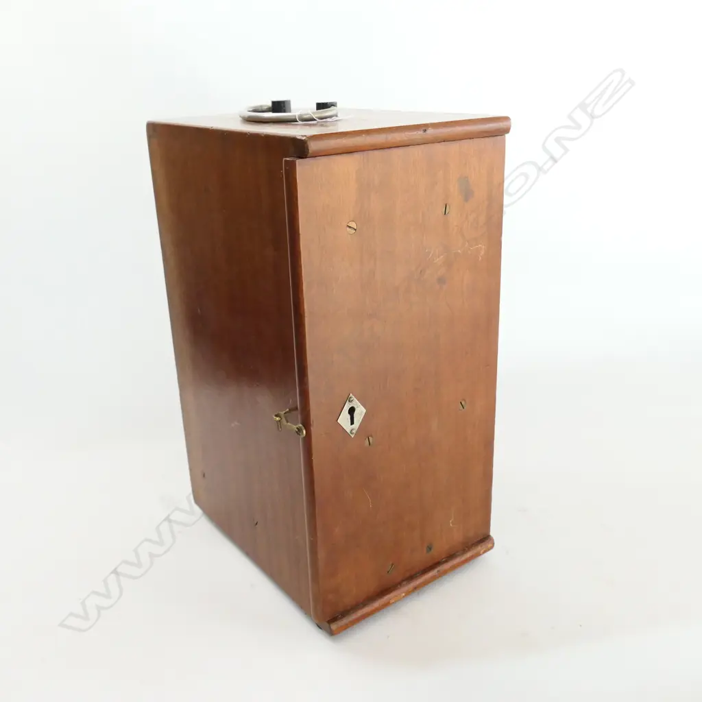COOKE TROUGHTON & SIMMS MONOCULAR MICROSCOPE (LACKS CT&S BADGE) IN MAHOG CASE (NO LOCK) Image 1++